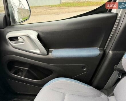 Серый Ситроен Берлинго, объемом двигателя 1.56 л и пробегом 172 тыс. км за 9400 $, фото 39 на Automoto.ua