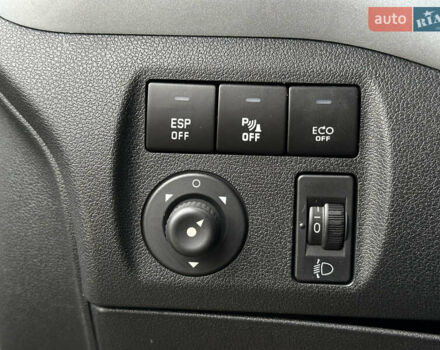 Серый Ситроен Берлинго, объемом двигателя 1.6 л и пробегом 227 тыс. км за 8700 $, фото 26 на Automoto.ua