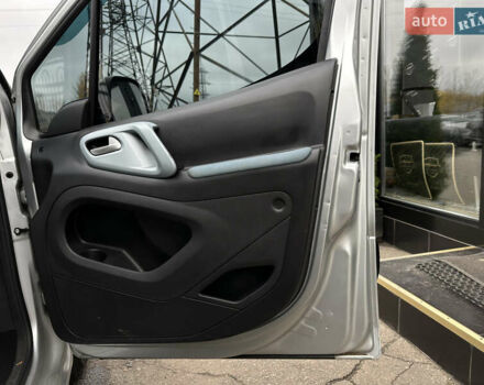 Серый Ситроен Берлинго, объемом двигателя 1.6 л и пробегом 227 тыс. км за 8700 $, фото 21 на Automoto.ua