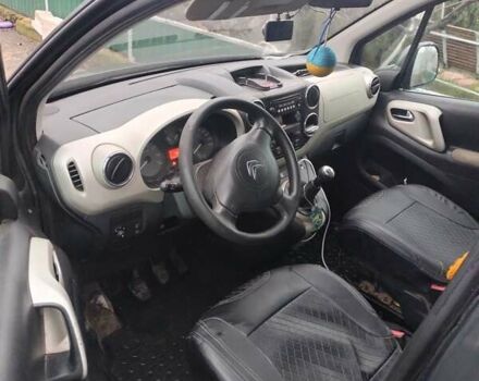 Серый Ситроен Берлинго, объемом двигателя 1.56 л и пробегом 181 тыс. км за 9000 $, фото 3 на Automoto.ua