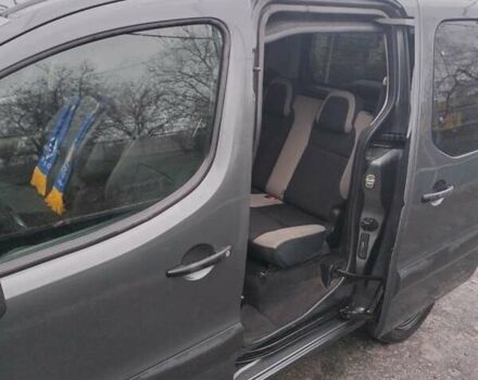 Серый Ситроен Берлинго, объемом двигателя 1.56 л и пробегом 181 тыс. км за 9000 $, фото 2 на Automoto.ua