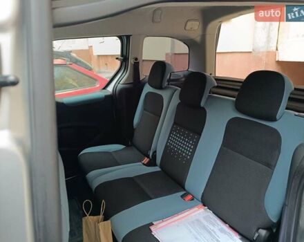 Сітроен Берлінго 2014 у Житомирі на Automoto.ua Сірий Сітроен Берлінго, об'ємом двигуна 1.56 л та пробігом 206 тис. км за 9250 $, фото 16 на Automoto.ua