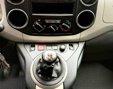 Серый Ситроен Берлинго, объемом двигателя 1.6 л и пробегом 175 тыс. км за 9700 $, фото 18 на Automoto.ua