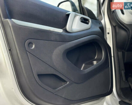 Серый Ситроен Берлинго, объемом двигателя 1.6 л и пробегом 206 тыс. км за 9700 $, фото 30 на Automoto.ua