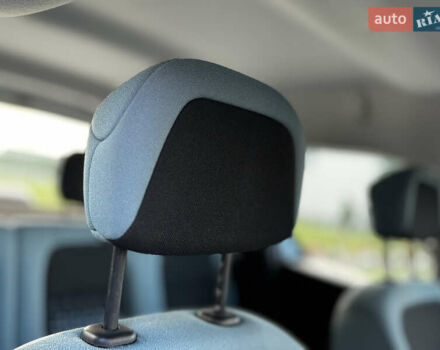 Серый Ситроен Берлинго, объемом двигателя 1.6 л и пробегом 206 тыс. км за 9700 $, фото 47 на Automoto.ua