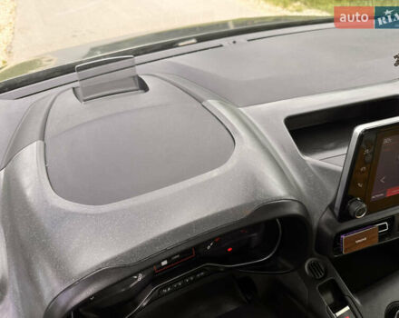 Серый Ситроен Берлинго, объемом двигателя 1.5 л и пробегом 161 тыс. км за 16225 $, фото 16 на Automoto.ua