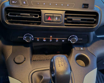 Серый Ситроен Берлинго, объемом двигателя 1.6 л и пробегом 93 тыс. км за 19999 $, фото 23 на Automoto.ua