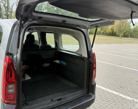 Серый Ситроен Берлинго, объемом двигателя 1.56 л и пробегом 27 тыс. км за 20999 $, фото 24 на Automoto.ua