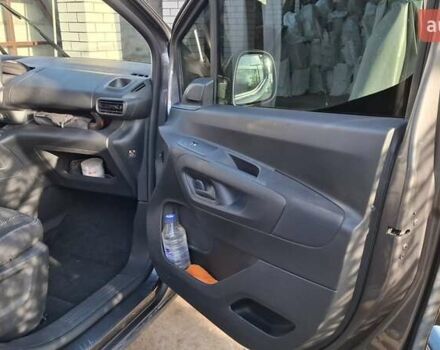 Сірий Сітроен Берлінго, об'ємом двигуна 1.5 л та пробігом 40 тис. км за 20383 $, фото 14 на Automoto.ua