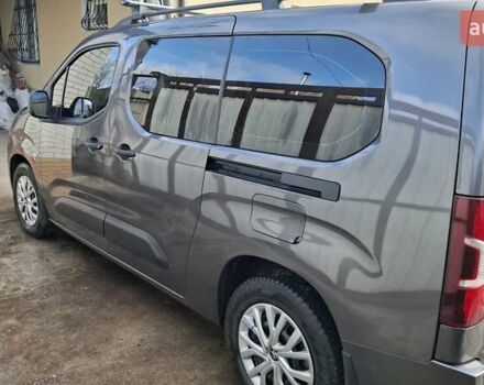 Сірий Сітроен Берлінго, об'ємом двигуна 1.5 л та пробігом 40 тис. км за 20383 $, фото 3 на Automoto.ua