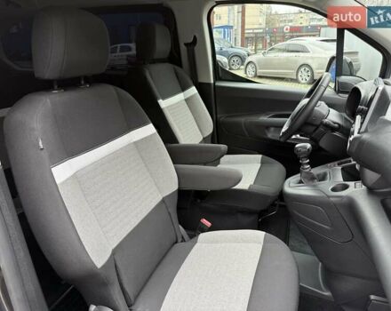 Сірий Сітроен Берлінго, об'ємом двигуна 1.5 л та пробігом 44 тис. км за 23500 $, фото 33 на Automoto.ua