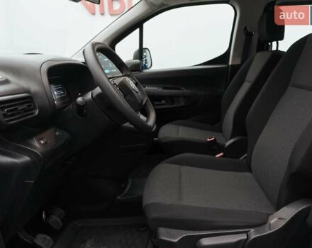 Серый Ситроен Берлинго, объемом двигателя 1.5 л и пробегом 28 тыс. км за 23341 $, фото 7 на Automoto.ua