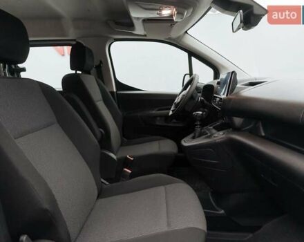 Серый Ситроен Берлинго, объемом двигателя 1.5 л и пробегом 28 тыс. км за 23341 $, фото 9 на Automoto.ua