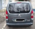 Серый Ситроен Берлинго, объемом двигателя 1.6 л и пробегом 260 тыс. км за 8000 $, фото 2 на Automoto.ua