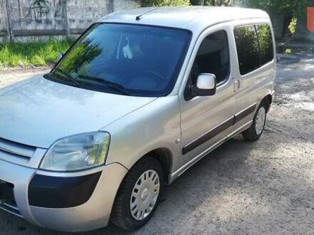 Серый Ситроен Берлинго, объемом двигателя 1.6 л и пробегом 480 тыс. км за 3500 $, фото 1 на Automoto.ua