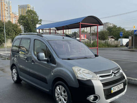 Серый Ситроен Берлинго, объемом двигателя 1.6 л и пробегом 103 тыс. км за 9900 $, фото 1 на Automoto.ua