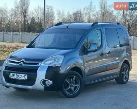 Серый Ситроен Берлинго, объемом двигателя 1.6 л и пробегом 253 тыс. км за 8400 $, фото 1 на Automoto.ua