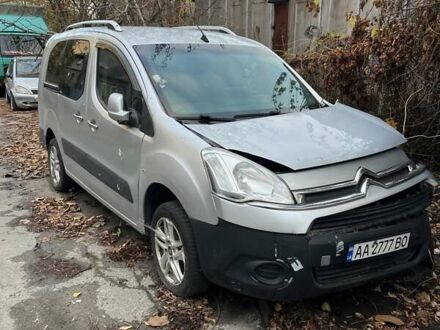 Сітроен Берлінго 2012 у Києві на Automoto.ua Сірий Сітроен Берлінго, об'ємом двигуна 1.56 л та пробігом 235 тис. км за 5000 $, фото 1 на Automoto.ua