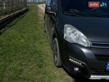 Серый Ситроен Берлинго, объемом двигателя 1.6 л и пробегом 195 тыс. км за 11950 $, фото 1 на Automoto.ua