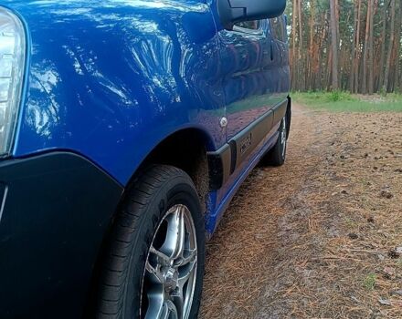 Синий Ситроен Берлинго, объемом двигателя 1.6 л и пробегом 283 тыс. км за 2250 $, фото 2 на Automoto.ua