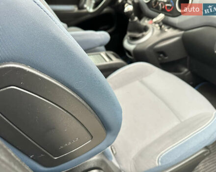 Синий Ситроен Берлинго, объемом двигателя 1.56 л и пробегом 296 тыс. км за 7200 $, фото 53 на Automoto.ua