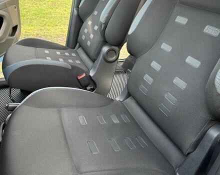 Синий Ситроен Берлинго, объемом двигателя 1.6 л и пробегом 254 тыс. км за 8800 $, фото 20 на Automoto.ua