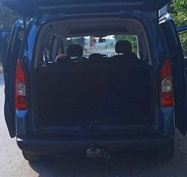 Синий Ситроен Берлинго, объемом двигателя 1.6 л и пробегом 270 тыс. км за 8100 $, фото 2 на Automoto.ua