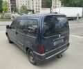 Синий Ситроен Берлинго, объемом двигателя 1.4 л и пробегом 300 тыс. км за 700 $, фото 1 на Automoto.ua