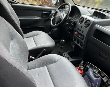 Зеленый Ситроен Берлинго, объемом двигателя 1.6 л и пробегом 200 тыс. км за 3800 $, фото 7 на Automoto.ua