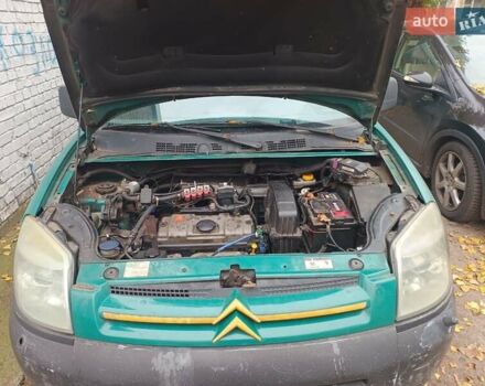 Зеленый Ситроен Берлинго, объемом двигателя 1.4 л и пробегом 371 тыс. км за 2900 $, фото 6 на Automoto.ua