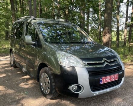 Зеленый Ситроен Берлинго, объемом двигателя 1.6 л и пробегом 230 тыс. км за 9300 $, фото 4 на Automoto.ua