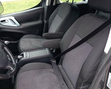 Зеленый Ситроен Берлинго, объемом двигателя 1.6 л и пробегом 240 тыс. км за 10500 $, фото 11 на Automoto.ua