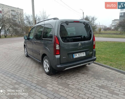 Зеленый Ситроен Берлинго, объемом двигателя 1.6 л и пробегом 240 тыс. км за 10500 $, фото 3 на Automoto.ua