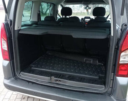 Зеленый Ситроен Берлинго, объемом двигателя 1.6 л и пробегом 240 тыс. км за 10500 $, фото 6 на Automoto.ua