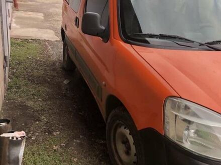 Сітроен Берлінго 2005 у Кривому Розі на Automoto.ua Помаранчевий Сітроен Берлінго, об'ємом двигуна 1.9 л та пробігом 300 тис. км за 3500 $, фото 1 на Automoto.ua