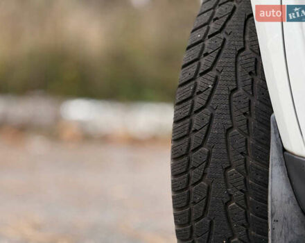 Белый Ситроен С-Кроссер, объемом двигателя 2.36 л и пробегом 370 тыс. км за 8150 $, фото 9 на Automoto.ua