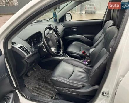 Білий Сітроен С-Кроссер, об'ємом двигуна 2.2 л та пробігом 231 тис. км за 10800 $, фото 8 на Automoto.ua