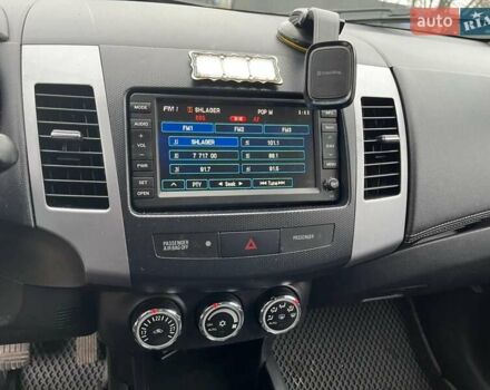 Білий Сітроен С-Кроссер, об'ємом двигуна 2.2 л та пробігом 231 тис. км за 10800 $, фото 12 на Automoto.ua