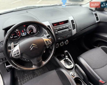 Белый Ситроен С-Кроссер, объемом двигателя 2.2 л и пробегом 209 тыс. км за 11000 $, фото 25 на Automoto.ua