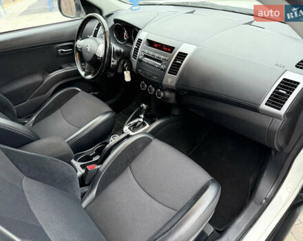 Белый Ситроен С-Кроссер, объемом двигателя 2.2 л и пробегом 209 тыс. км за 11000 $, фото 38 на Automoto.ua