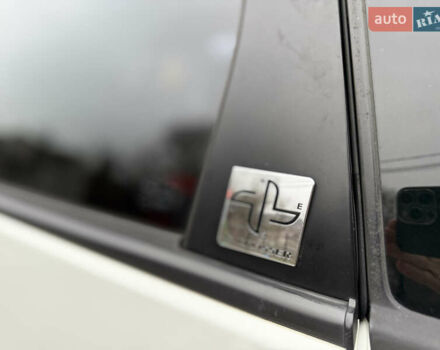 Белый Ситроен С-Кроссер, объемом двигателя 2.2 л и пробегом 209 тыс. км за 11000 $, фото 17 на Automoto.ua