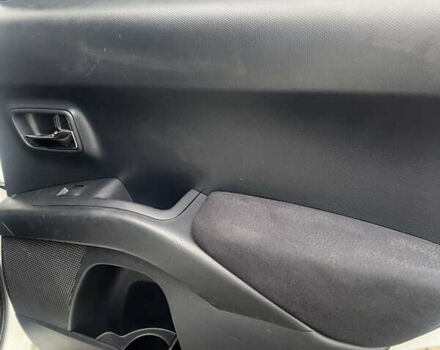 Білий Сітроен С-Кроссер, об'ємом двигуна 2.2 л та пробігом 232 тис. км за 9990 $, фото 27 на Automoto.ua