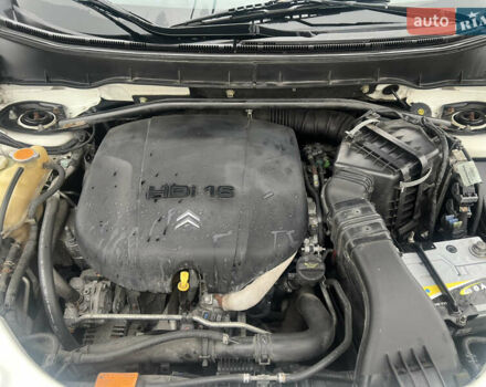 Білий Сітроен С-Кроссер, об'ємом двигуна 2.2 л та пробігом 232 тис. км за 9990 $, фото 32 на Automoto.ua