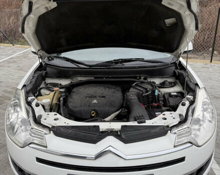 Белый Ситроен С-Кроссер, объемом двигателя 2.2 л и пробегом 209 тыс. км за 11000 $, фото 46 на Automoto.ua