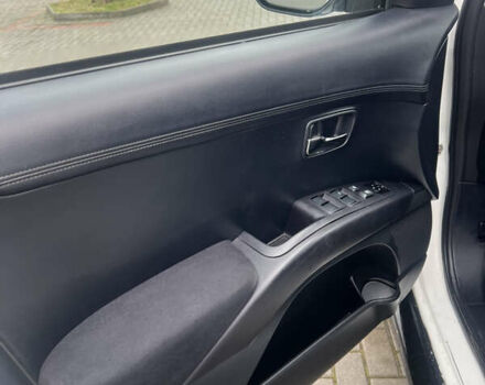 Білий Сітроен С-Кроссер, об'ємом двигуна 2.2 л та пробігом 232 тис. км за 9990 $, фото 18 на Automoto.ua