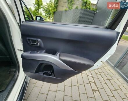 Белый Ситроен С-Кроссер, объемом двигателя 2.2 л и пробегом 165 тыс. км за 11650 $, фото 69 на Automoto.ua