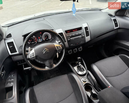 Белый Ситроен С-Кроссер, объемом двигателя 2.2 л и пробегом 209 тыс. км за 11000 $, фото 31 на Automoto.ua