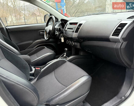 Белый Ситроен С-Кроссер, объемом двигателя 2.2 л и пробегом 209 тыс. км за 11000 $, фото 40 на Automoto.ua