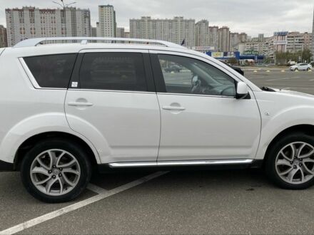 Ситроен С-Кроссер 2012 в Киеве на Automoto.ua Белый Ситроен С-Кроссер, объемом двигателя 2.2 л и пробегом 275 тыс. км за 11500 $, фото 1 на Automoto.ua