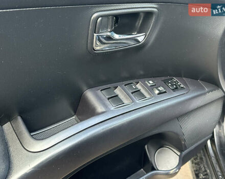 Черный Ситроен С-Кроссер, объемом двигателя 2.2 л и пробегом 236 тыс. км за 9900 $, фото 16 на Automoto.ua